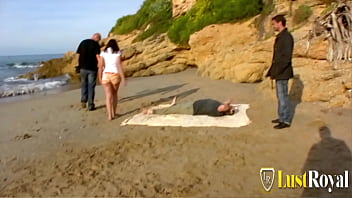 Preview 1 of Votzen Lecker - Horny Sluts With Nice Shaped Bodies Got Fucked In The Sand