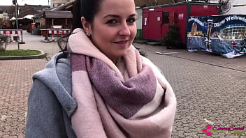 Preview 1 of Italian Valentina Xxxx - Weihnachtsmarkt geschlossen! Fremder FICKT Emma Secret AO!
