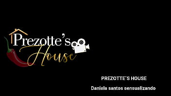 Preview 4 of Indian Sop - Venham ver,  Ts Danielasantos Solosts1 em ritmo de copa do mundo na Prezotte&acute_s House a casa Trans mais quentedo mundo,  completo no RED.