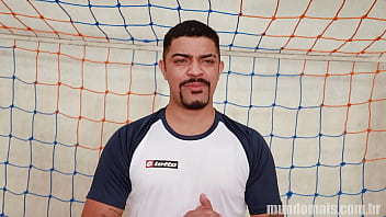 Preview 1 of Hollywood Girl Kissing - Partida de futebol acaba numa suruba no chuveiro e vestiario.