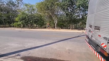 Preview 1 of Tarzan X Muovi - A gostosa passou na rua de casa chamei ra dentro e comi ela no quintal   - Nathalia Fontes