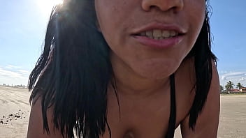 Preview 2 of College Papa - Morena Safada Goza na Praia em P&uacute_blico: Masturba&ccedil_&atilde_o Proibida sob o Sol