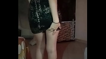 Preview 1 of Gaya P - Latina Sof&iacute_a 18y virgen  juega con su raja