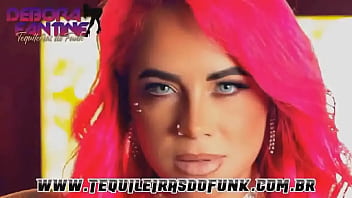 Preview 1 of Muslim Seel Pack Fucking - D&Eacute_BORA FANTINE - DEPILANDO NO CHUVEIRO