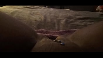 Preview 1 of Bokep Keluar Lendir - Estava com muita tes&atilde_o e mostrei meu corpo todo lisinha ser&aacute_ que vai ter gozada no final(completo no redvideos)