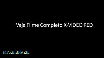 Preview 4 of Light Xxx Gime - Mulata safada foi no apartamento para ver os garotos chegando l&aacute_ fe uma fez uma festa.
