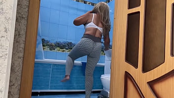 Preview 1 of Old Pok - When the stepson saw the old stepmom in the bathroom,  he came up and fucked her big ass in anal