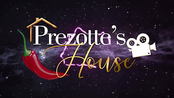 Preview 1 of Teen Gej - Venham ver esse video completo no RED,  Sabrina Prezotte sensualizando e se pegando com o Cris Kosta na Prezotte&acute_s House.
