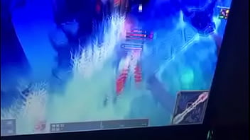 Preview 2 of Famme Fontain - velha safada bate uma enquanto v&ecirc_ novinhos se ati&ccedil_ando em p&uacute_blico