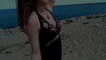 Preview 1 of Porn Nubeli - Squirt at crowded beach