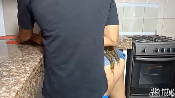Preview 2 of Marital Alcove - Sexo con mi hermanastra mientra cocina la distraida ni siente que la follan