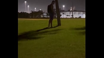 Preview 1 of Masturbation Using Water - Fui dar uma volta no parque a noite e acabei sendo enrrabado por um pauzudo que estava l&aacute_. - Free