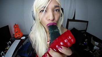 Preview 2 of Chyne Milf - ASMR Porno - Muskbang Giant Gommy Wormn