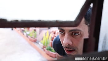 Preview 1 of Nidia Xnxx - Peguei meus amigos trepando num lugar abandonado e depois fiz o mesmo com o meu vizinho.