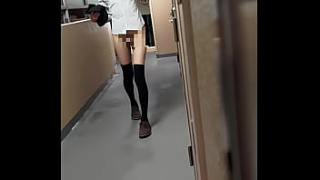 Preview 4 of Hijab Burqa Porn - 変態廊下露出　【朱音もみじ】