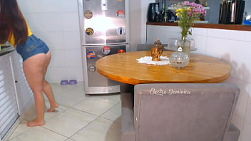 Preview 4 of Malayalam Sex Vediose - Contratei essa empregada e ela limpou minha casa usando esse shortinho gostoso,  fiquei excitado