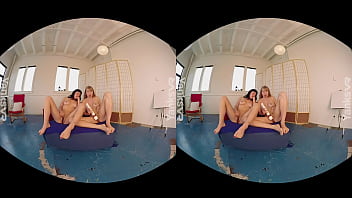 Preview 2 of Very Very Sexy - Amateur Beauties From Yanks Olive &amp_ Verronica Orgasming