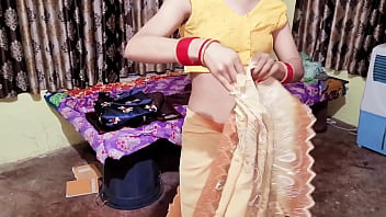 Preview 1 of Skirted Fuck - भाभी ने पीला साड़ी पहनकर क्या कमाल कर दिया और मुझे लेकर सीडी पर चोदने को कहा