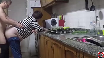 Preview 2 of Cidade Cacador Sc Caiu Na Net - She has arrived from shopping and they fuck in the kitchen. Claudia Marie ctdx