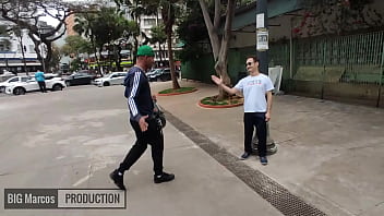 Preview 1 of Shakeela Sexx Video - O boy na pra&ccedil_a aceitou ir dar pros dois pauzudos