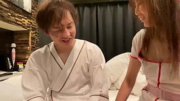 Preview 1 of Japanese Muncrat Di Dalam - 人妻熟女【無修正】若い子の看護をするふりをしてフェラから挿入して、最後は中出し！