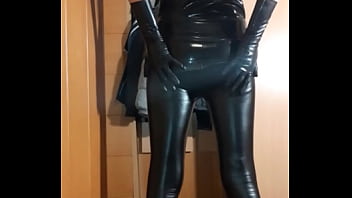 Preview 4 of Xxxvidos Indan Hinda Bahar - Man in latex shirt and leggins