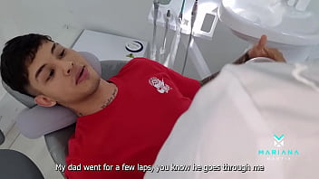Preview 1 of Sert Lezbiyenler - The whore dentist seduces her step bro - Mariana Martix Capitulo 2