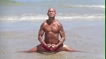 Preview 4 of Break Surprise - RIPPED BODY TAN ITALIAN PORN STAR MAXXX LOADZ THE ITALIAN POUND MACHINE FITNESS MASTER