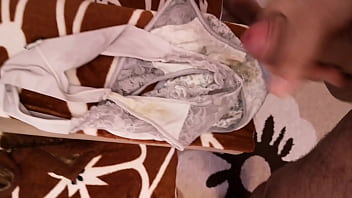 Preview 4 of Kajol Akter Xxxx Video - Fac o labă pe chiloții folosiți ai soției