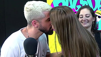 Preview 4 of Bokep Arab Muna Muslim - Leleco beijando as gostosas e deixando elas com tes&atilde_o - Lolla e Foxy