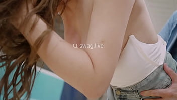 Preview 4 of Tall Slim Girl Bondage - 服從變態男友在捷運上與乘客開幹 swag.live @arielbb