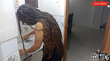 Preview 1 of Staf Aeroplane - Mi hermanastro me folla en el ba&ntilde_o y casi nos descubren cogiendo,  me gusta tu verga hermanastro llename de leche en mi co&ntilde_o