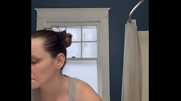 Preview 4 of Webcam4 Froschi33 - Ivy19921 getting ready for bed. Bath,  shaving,  masturbating,  lotion,  brushing teeth
