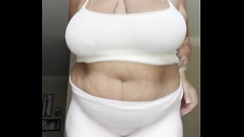 Preview 4 of Jill German - Love putting a little bounce in it.