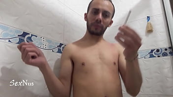 Preview 1 of 18 Six Xxx Vi Animals - Fumando en el ba&ntilde_o de mi casa