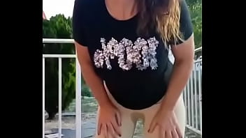 Preview 4 of Cute Smals Teny - Gina orina en las mallas