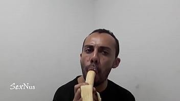 Preview 3 of Mom Fuck Little 14years Son Fuck - Te quiero chupar el banano con semen