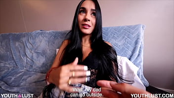Preview 1 of Sunny Lione Pon Vedio - Me cojo a Aaliyah en la casa de sus pap&aacute_s en Colombia