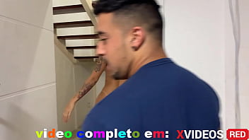 Preview 3 of Dalila Ray2 - novinha pediu pizza e convidou o motoboy entregador pra comer e ele acabou comendo outra coisa (completo XVIDEOS RED)