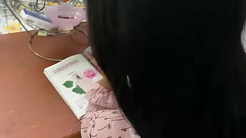 Preview 1 of Huge Dick Doggystyle - Me cojo a mi AMIGA de la escuela hermosa cuando viene de visita a mi casa un rapid&iacute_n y bien que le encanta a la muy PUTA