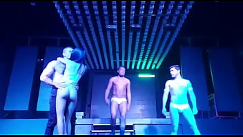 Preview 1 of 16 Years Girl Sxs Xxx - show de sexo ao vivo na boate em S&atilde_o Paulo,  Badmelli,  fito torres e Bob