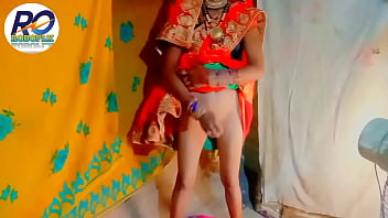 Preview 1 of Family Saleep Xxx Sister - Desi village bhabhi saree removing finger karke jordaar chudai