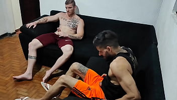 Preview 1 of Kantutan Ng Mga Bakla - peguei no flagra meu namorado e o amigo dele se masturbando,  e aprontei com eles - completo no red e no sheer