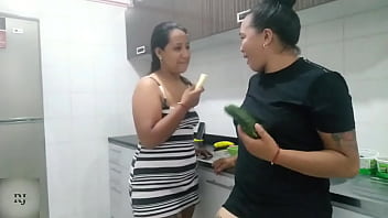 Preview 2 of Ketrina Kaif Xxx Sex Video - uy como se ve de rico ese pepino... quieres?