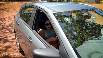 Preview 1 of African Caple - Fui flagrada me masturbando e gozando gostoso dentro do carro no estacionamento da praia