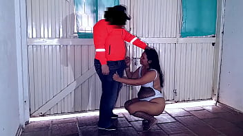 Preview 2 of Insesto Hd - Fucking a lucky Delivery man (Rappi). I show my ass in lingerie to this unknown boy who brings me food at home and I make him cum on my face after fucking me without a condom (Recorded with a spy hidden camera)