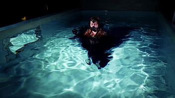 Preview 3 of Vidal Piss Bobbie - gothic underwater shooting in swimmimg pool Arya Grander.