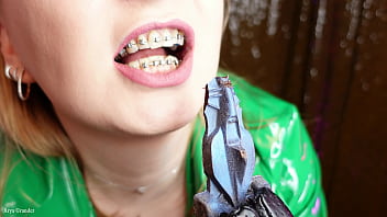 Preview 2 of Gavtti Chudai - Mukbang - girl in braces - ASMR video (Arya Grander)