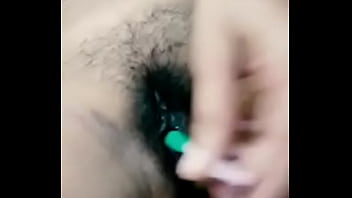 Preview 4 of Foto Bokep - Hot mama ki ladki ki chut me khujali