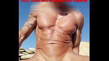 Preview 4 of L Scandal - exhib de mon Anus et  branlette sur une plage Naturiste